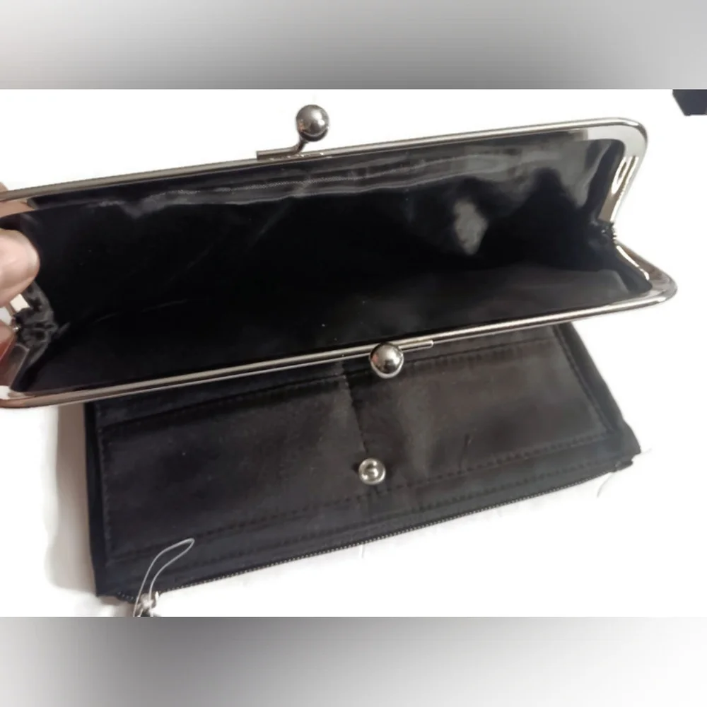 MUNDI BLACK PATENT LEATHER,CLUTCH WALLET BLACK - Picture 3 of 4